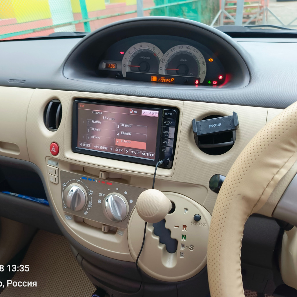 Toyota Sienta - фото 10